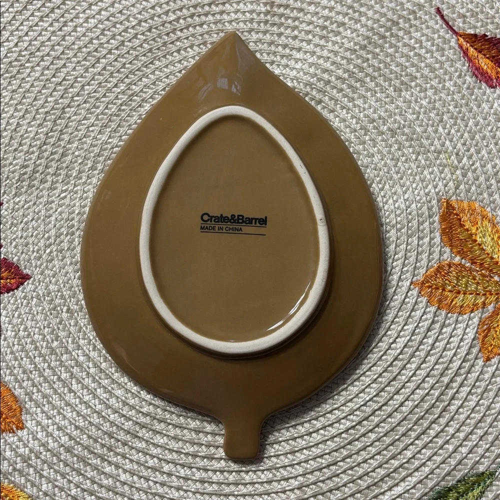 Crate & Barrel Leaf Shaped Appetizer Plates Fall Holiday Thanksgiving Set of 4